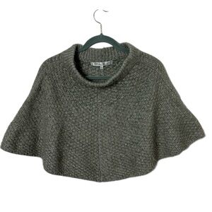 LOVERS + FRIENDS knit cape / poncho in gray size Small pull over turtle neck